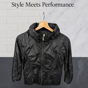 🖤 Lorna Jane Black Zip-Up Active Jacket – Lightweight & Stylish